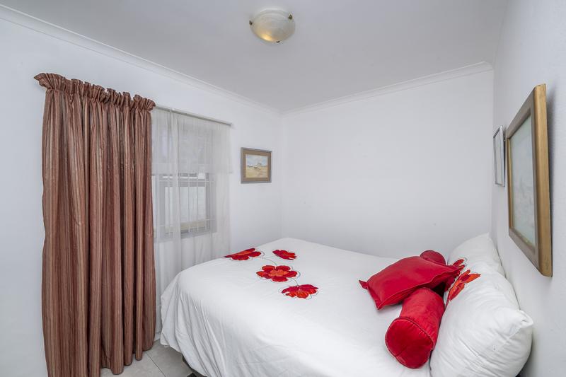 3 Bedroom Property for Sale in Uitzicht Western Cape